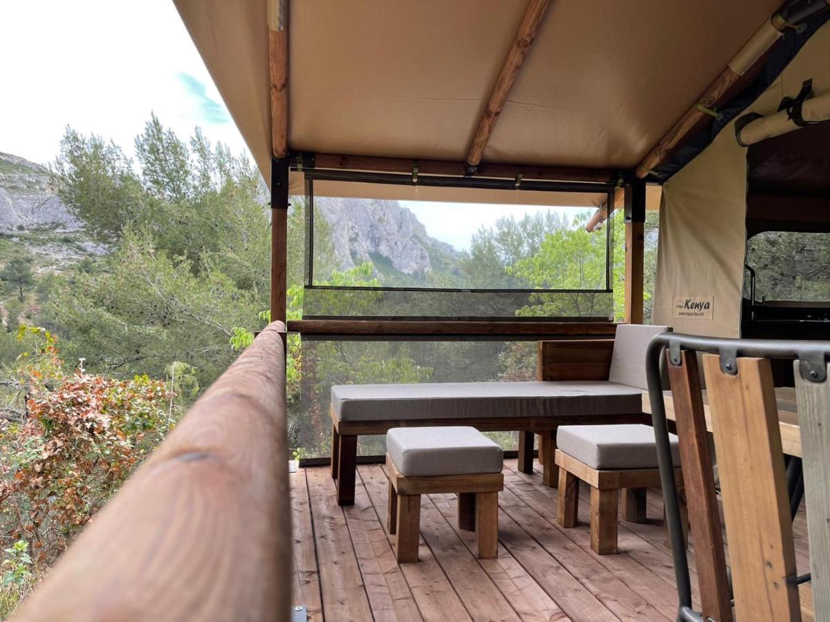 Camping De La Vallee Heureuse Orgon Eksteriør bilde