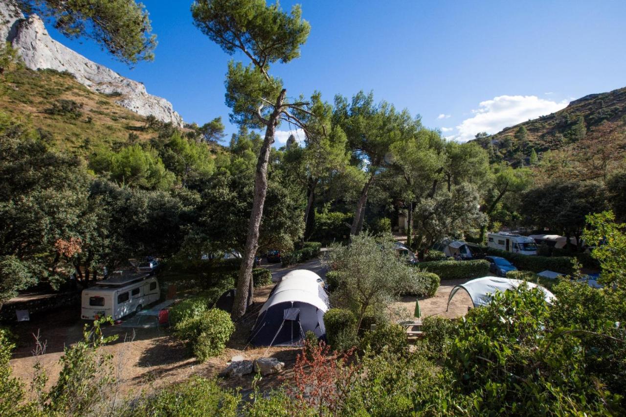 Camping De La Vallee Heureuse Orgon Eksteriør bilde